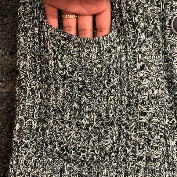 Black and white knit cardigan - Picture 4 of 4